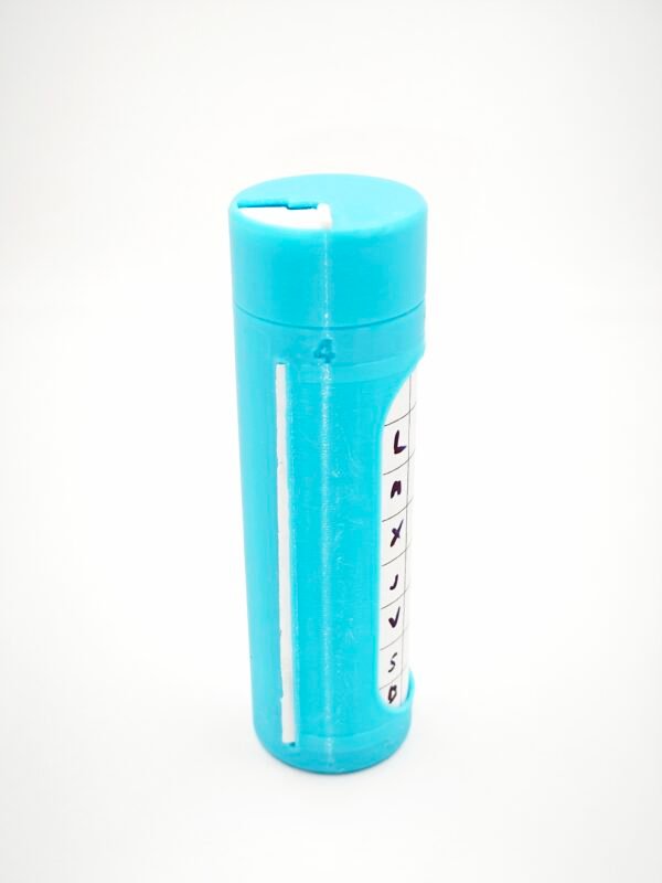 Pastillero con 4 compartimentos y portador de notas