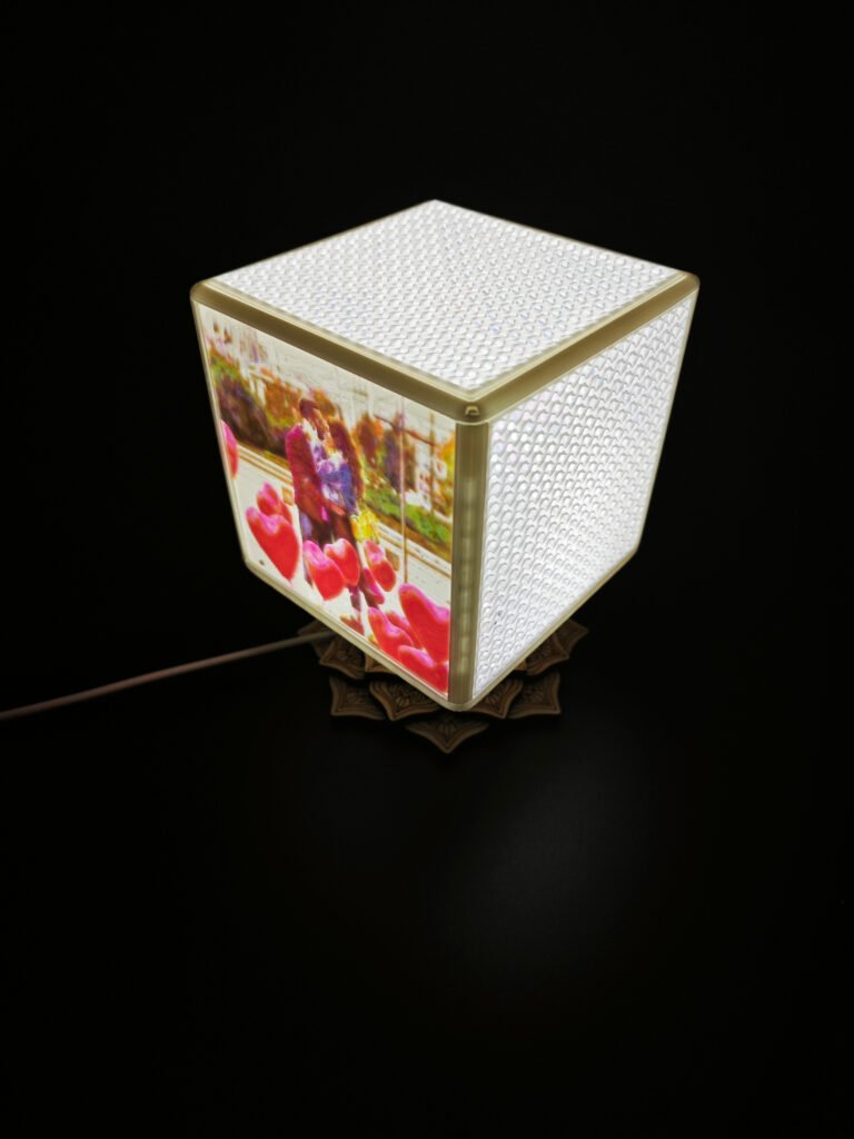 Lámpara para mesa mediante la fabricación por piezas y litofanías 3D a color